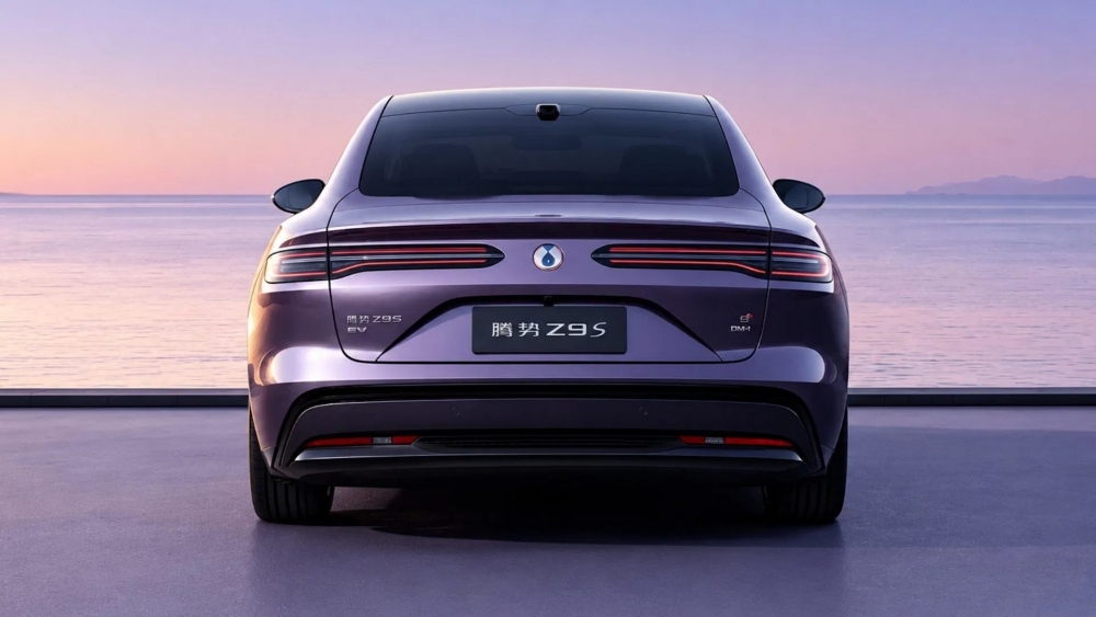 920 km de autonomía y 1.210 CV BYD se saca de la manga un clon de su modelo más caro en España (3) 920 km de autonomía y 1.210 CV BYD se saca de la manga un clon de su modelo más caro en España (3)
