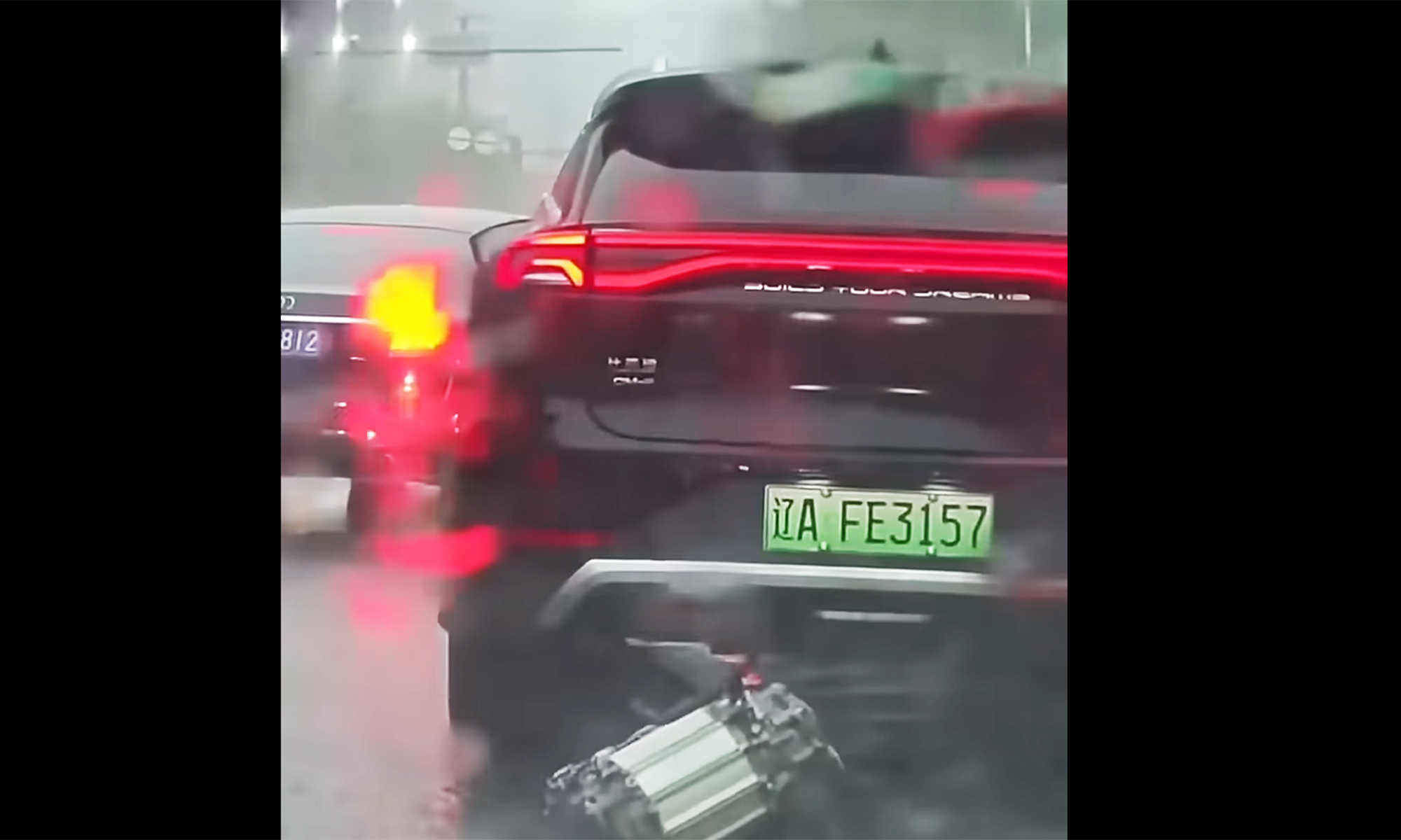 byd explicacion motivo motor tirado suelo coche video