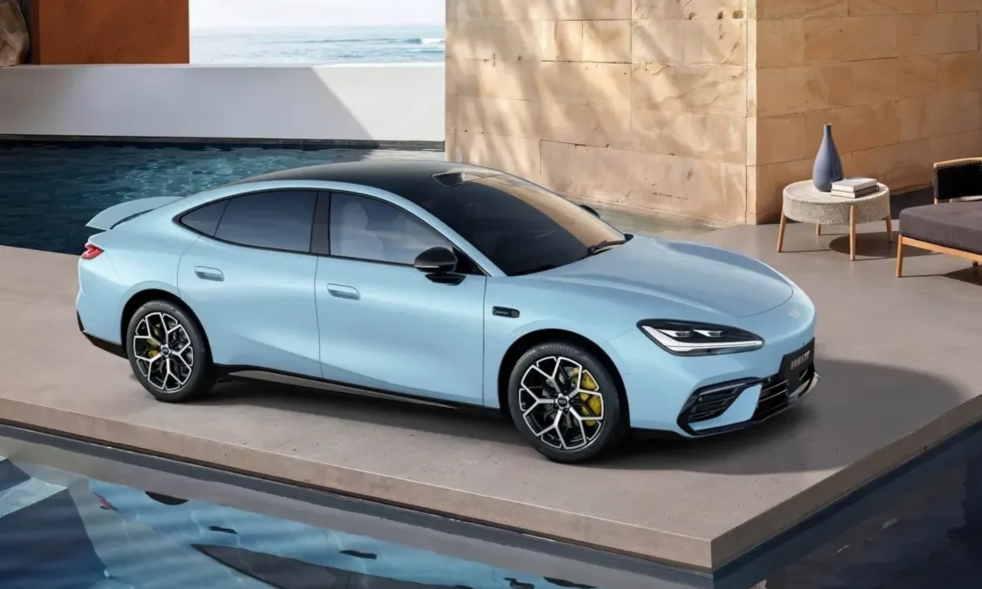 Geely, que ya opera en España, podría traer el El Galaxy TT a nuestro mercado cuando quiera.