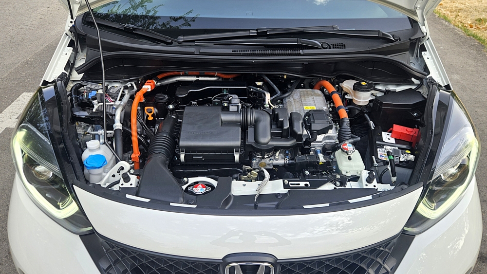 Honda Jazz 4,6 L100 km híbrido incomprendido conducimos modelo único 25 años después (12) Honda Jazz 4,6 L100 km híbrido incomprendido conducimos modelo único 25 años después (12)