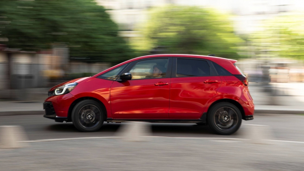 Honda Jazz 4,6 L100 km híbrido incomprendido conducimos modelo único 25 años después (8) Honda Jazz 4,6 L100 km híbrido incomprendido conducimos modelo único 25 años después (8)
