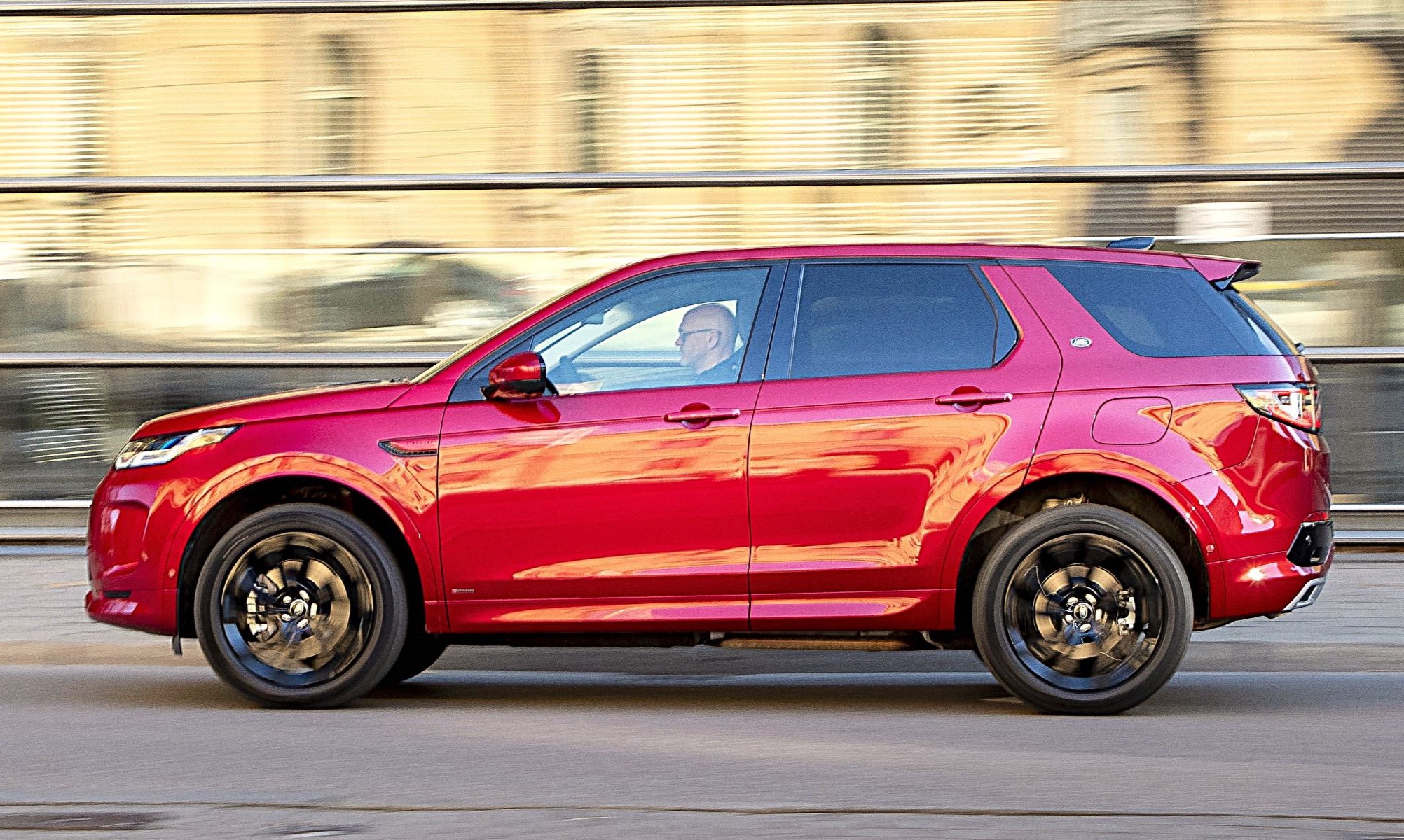 Con 122.000 unidades vendidas en 11 años, este SUV híbrido enchufable se deja de fabricar por una cuestión de normativa. 