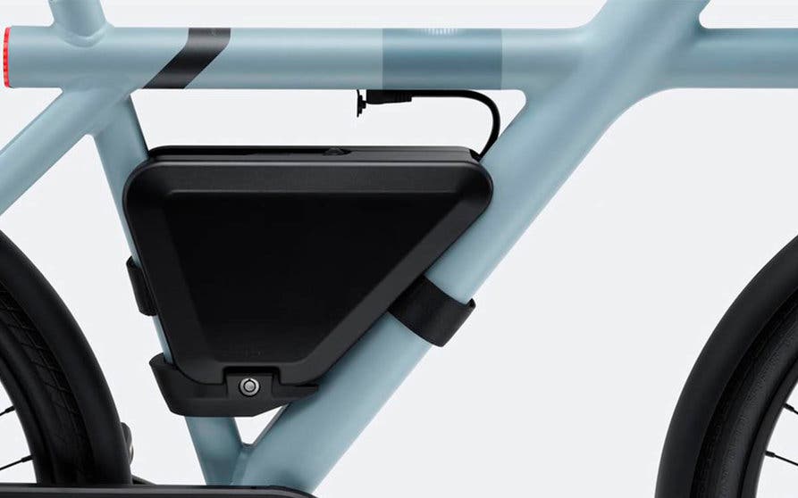  VanMoof ha creado un extensor de autonomía para sus dos bicicletas eléctricas, la S3 y la X3, que agrega 375 Wh extra a la capacidad inicial de la batería de serie, que es de 504 Wh. 