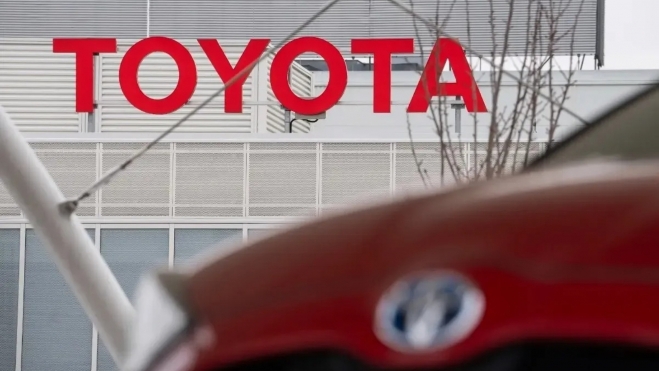 Toyota rompe una tendencia positiva de 24 meses, aunque se mantiene como líder de la industria. Toyota rompe una tendencia positiva de 24 meses, aunque se mantiene como líder de la industria.