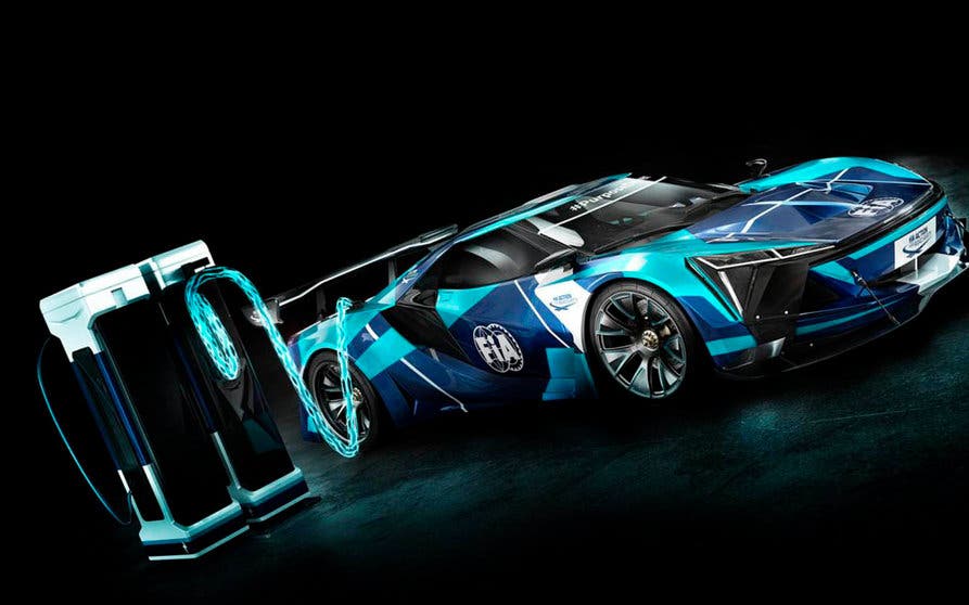  La nueva competición eléctrica, FIA Electric GT incorporará la operación de la recarga de la batería, que alcanzará los 700 kW, al desarrollo de la carrera. 