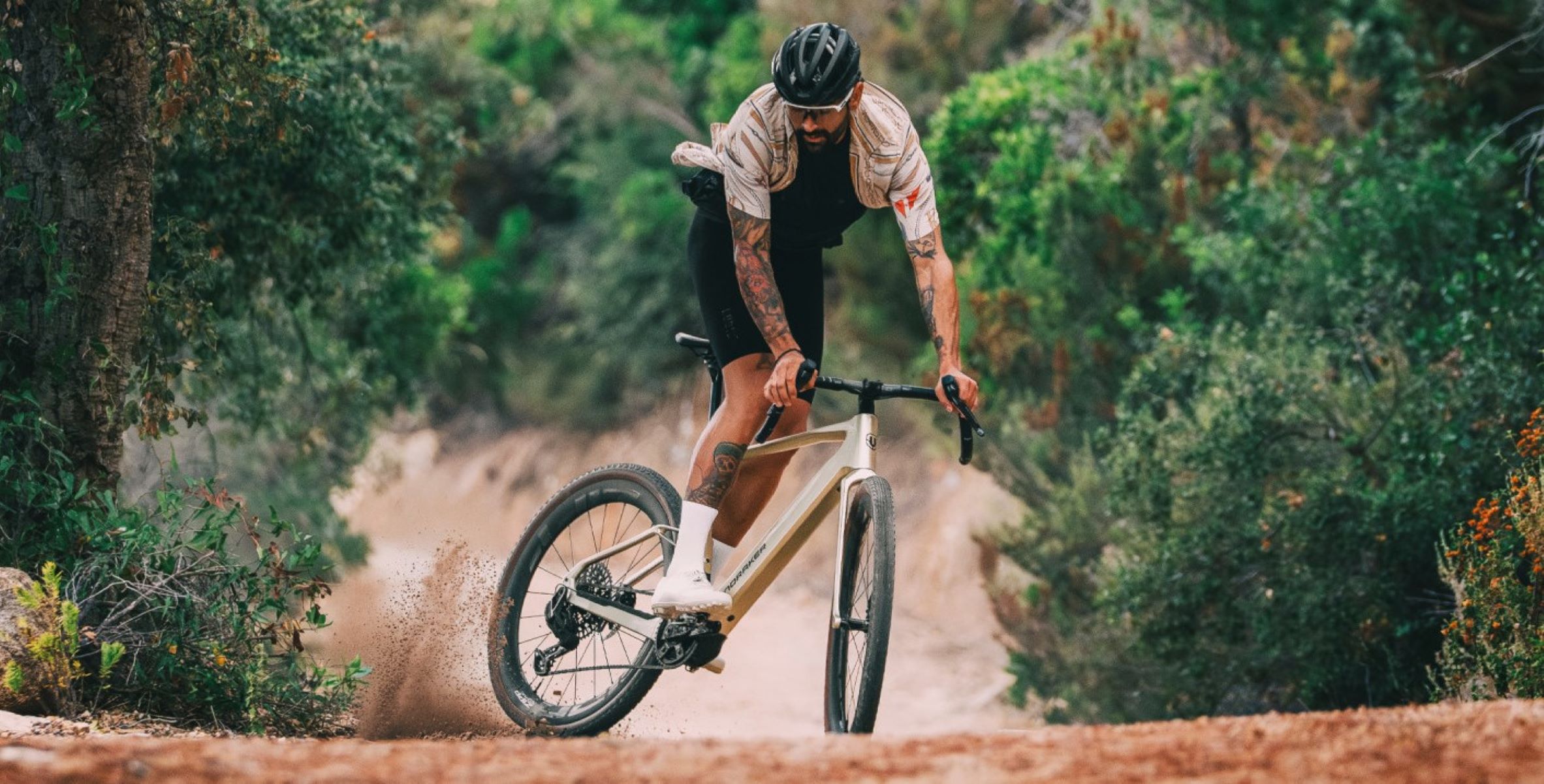 Espectacular por donde la miremos, monta un minimalista motor central (Foto: Mondraker).
