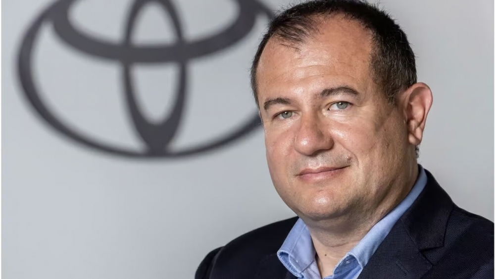 Xavier Bartone Lexus Disparate económico coche pierde 3.000 euros director Toyota estalla política todo electrico Europa Xavier Bartone Lexus Disparate económico coche pierde 3.000 euros director Toyota estalla política todo electrico Europa