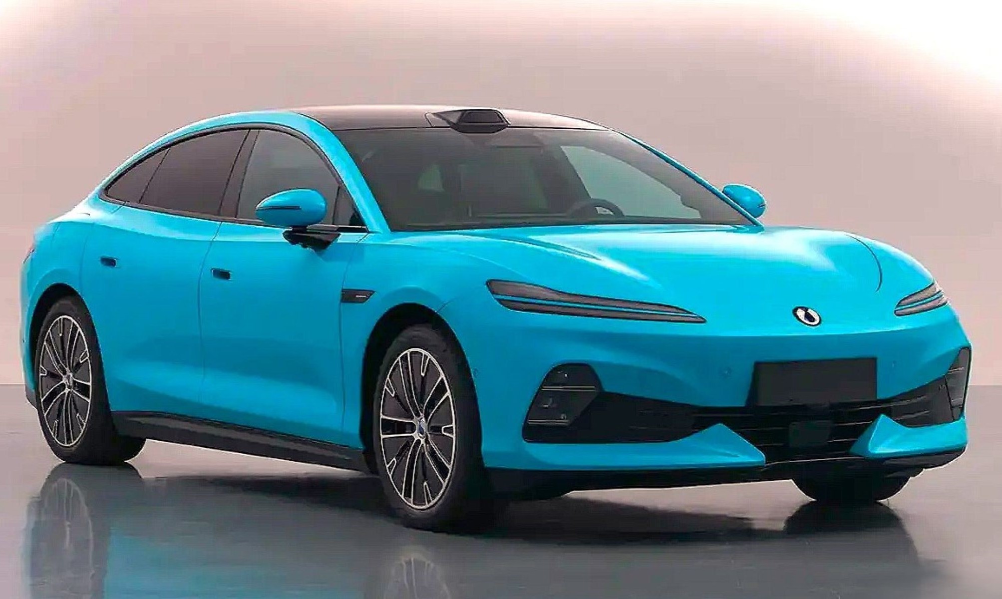 El Denza Z9S esun eléctrico de lujo que acaba de ponerse a la venta en China con hasta 1.100 km de autonomía.