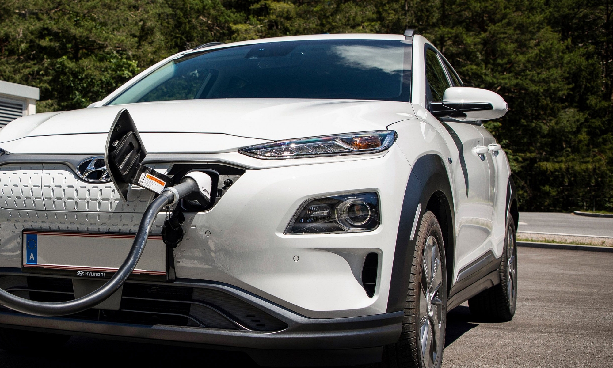 Hyundai ofrece importantes beneficios y ventajas por la compra de un coche eléctrico.