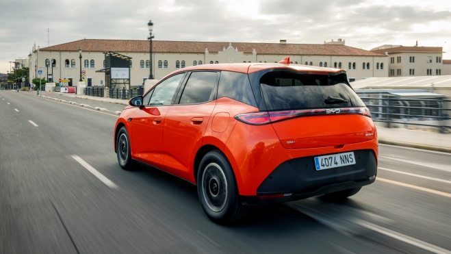 BYD Dolphin G Trasera