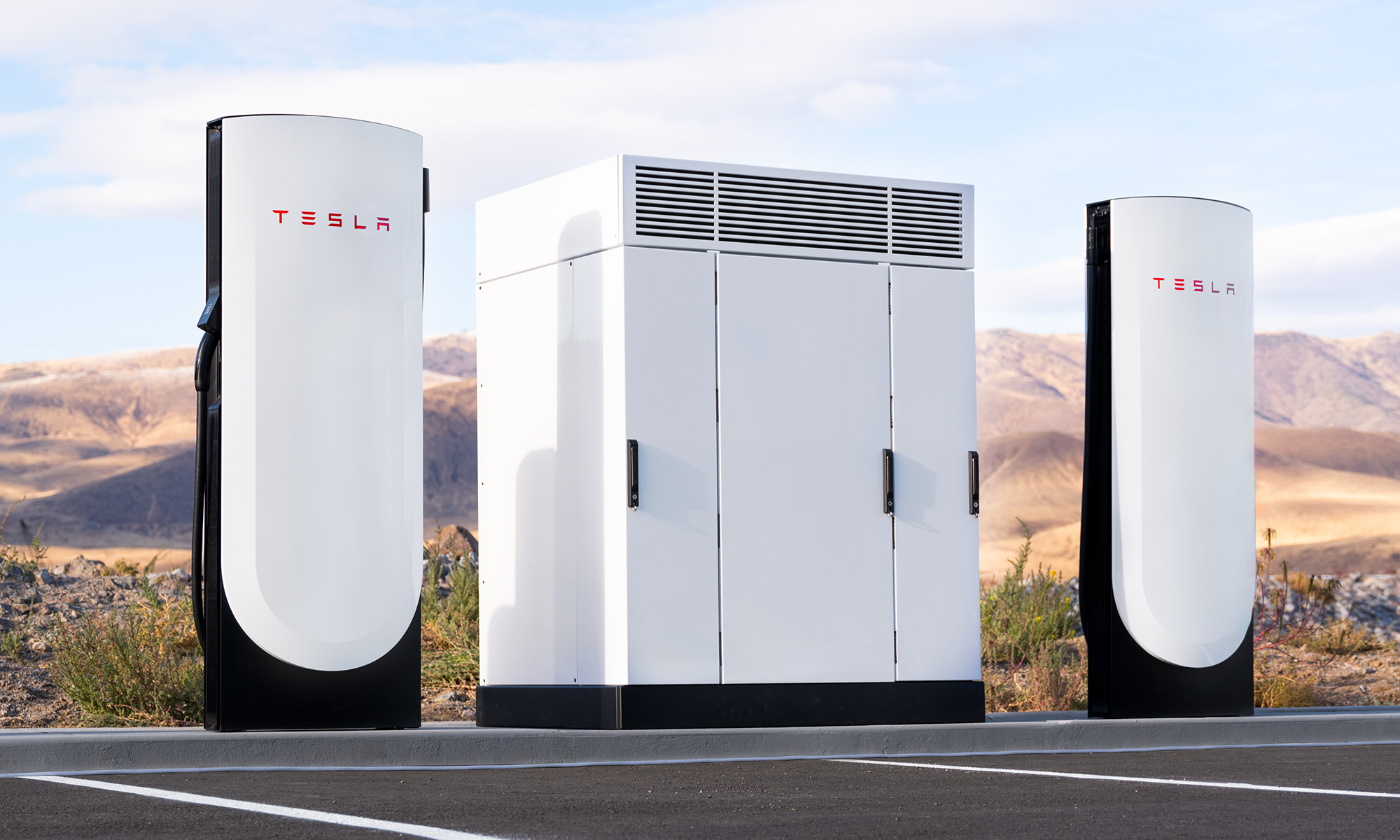 El avance de los cargadores V4 ha empezado con otras empresas que no son Tesla.