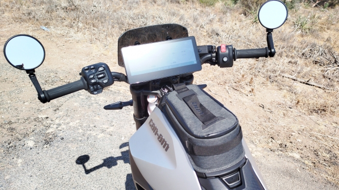 can am pulse moto electrica naked prueba test potencia bateria autonomia precio