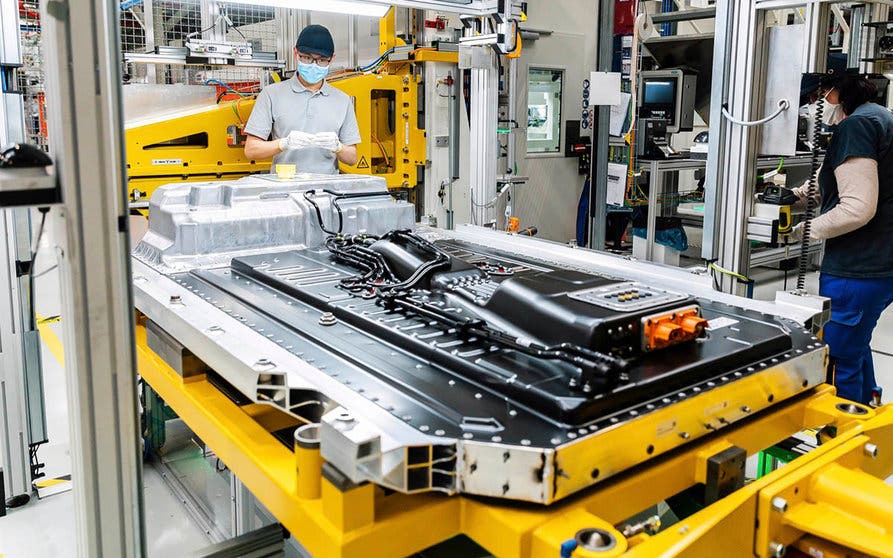  Las fábricas de baterías que estarán en funcionamiento en 2030 no serán suficientes para cubrir la demanda de los fabricantes de automóviles. 