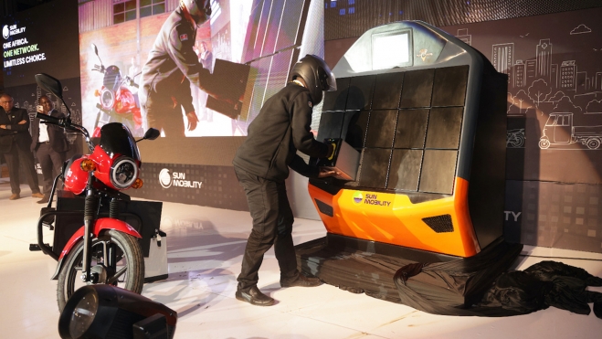 africa apuesta tecnologia intercambio baterias motos electricas vehiculos ligeros india 1 africa apuesta tecnologia intercambio baterias motos electricas vehiculos ligeros india 1