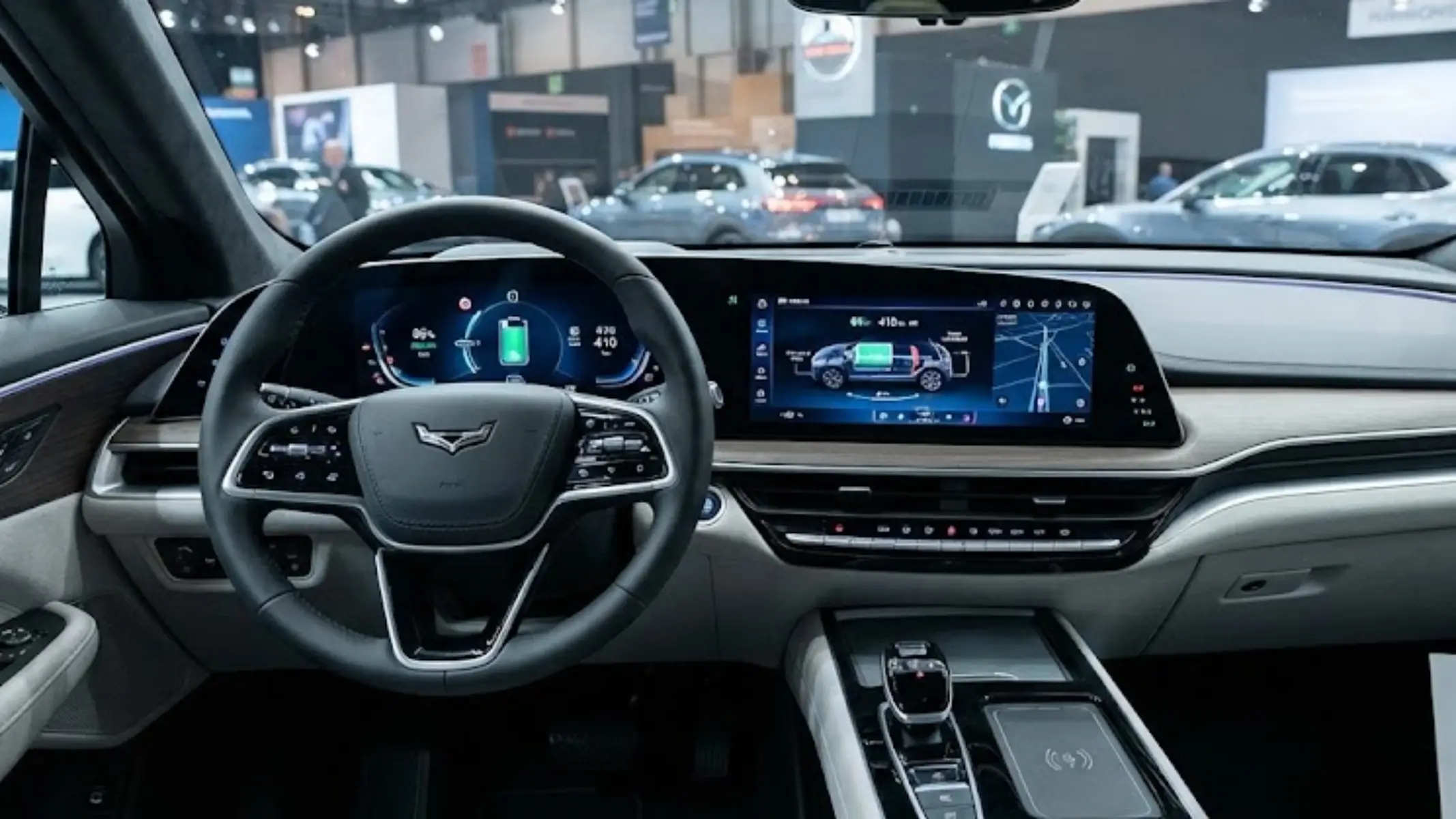 interior coche moderno pantallas
