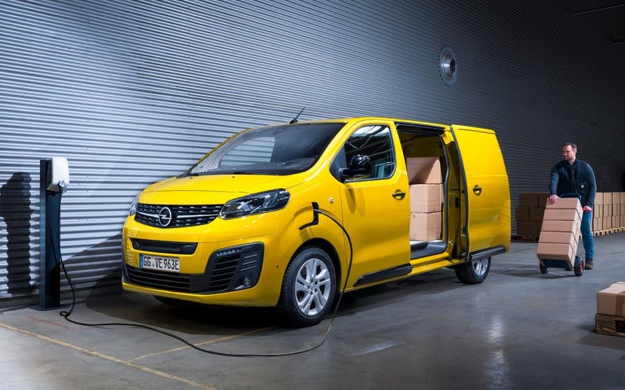  Opel presenta su nueva furgoneta eléctrica: la Opel Vivaro-e, con 330 km de autonomía 