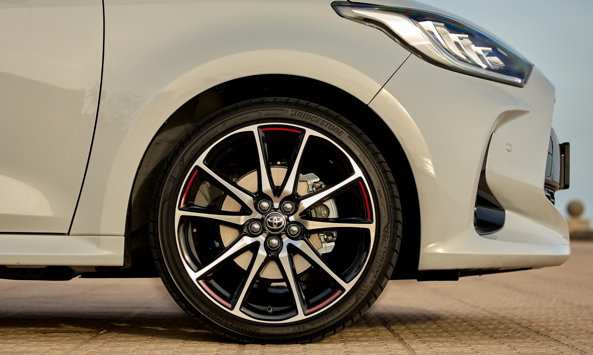 Toyota se mantiene sólidamente anclada a las primeras posiciones de la categoría híbrida.