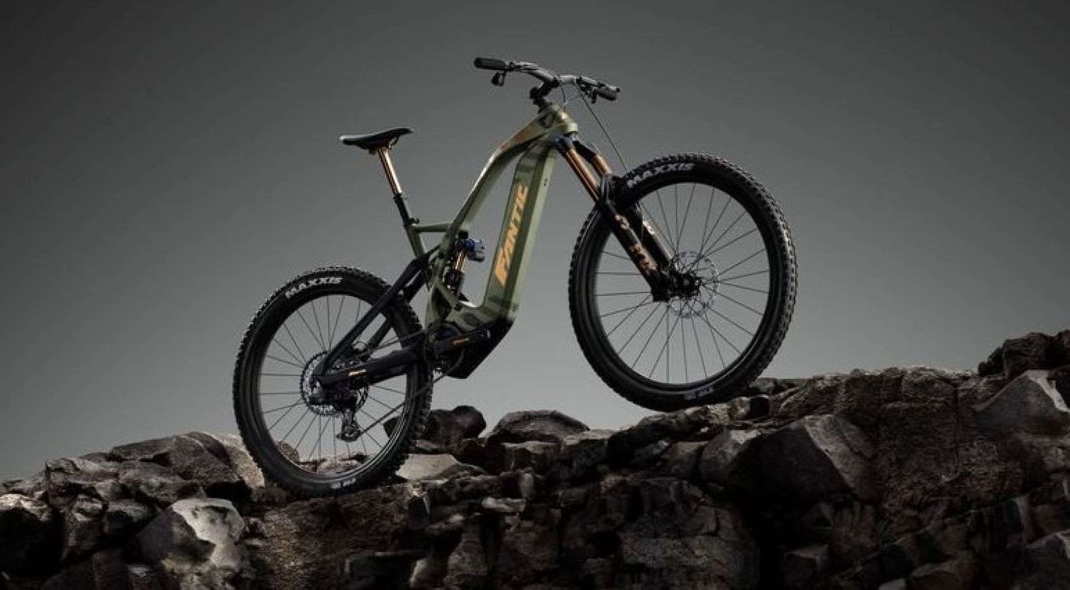 La nueva enduro italiana lleva motor Bosch