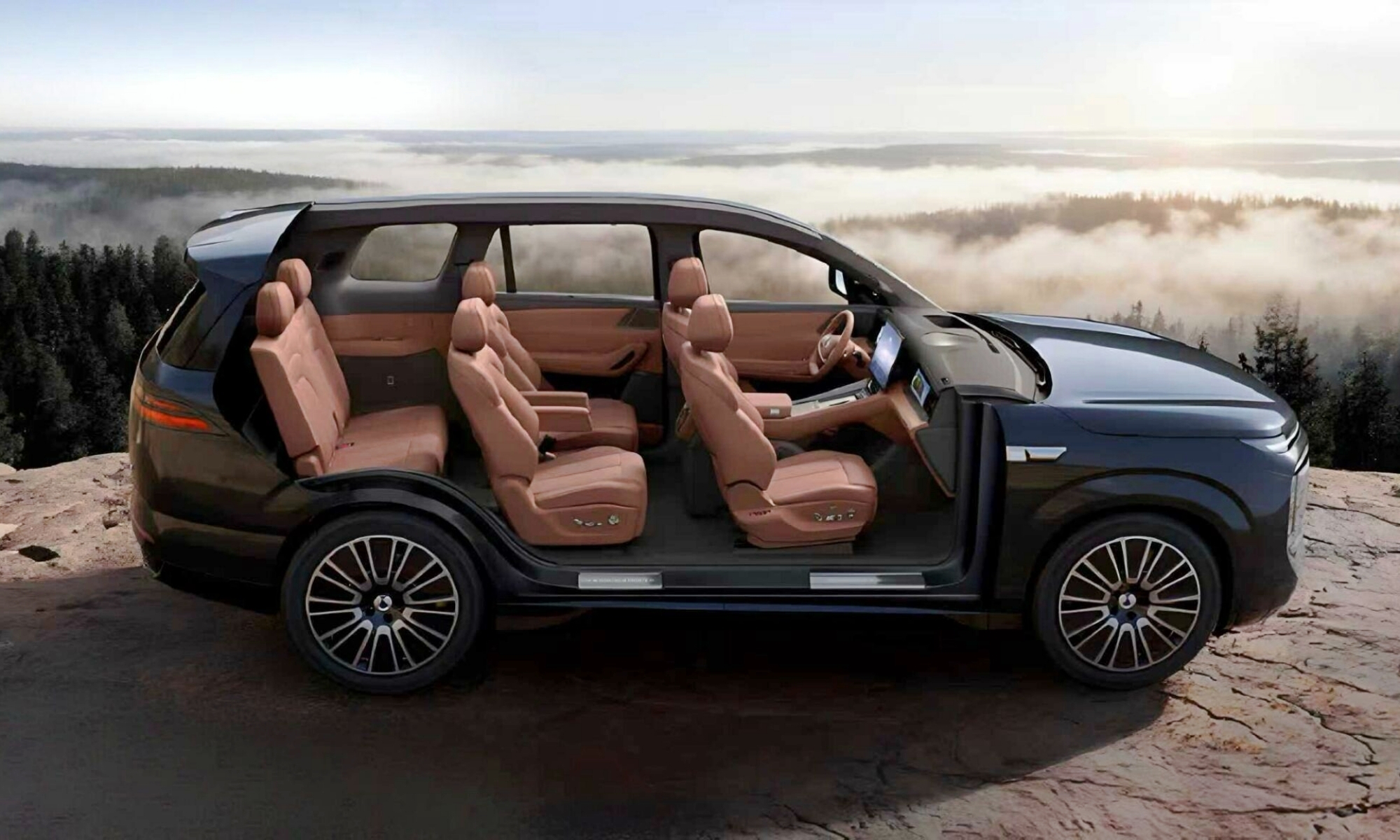 El Denza N8L llega al mercado con una configuración de seis asientos y tres filas.