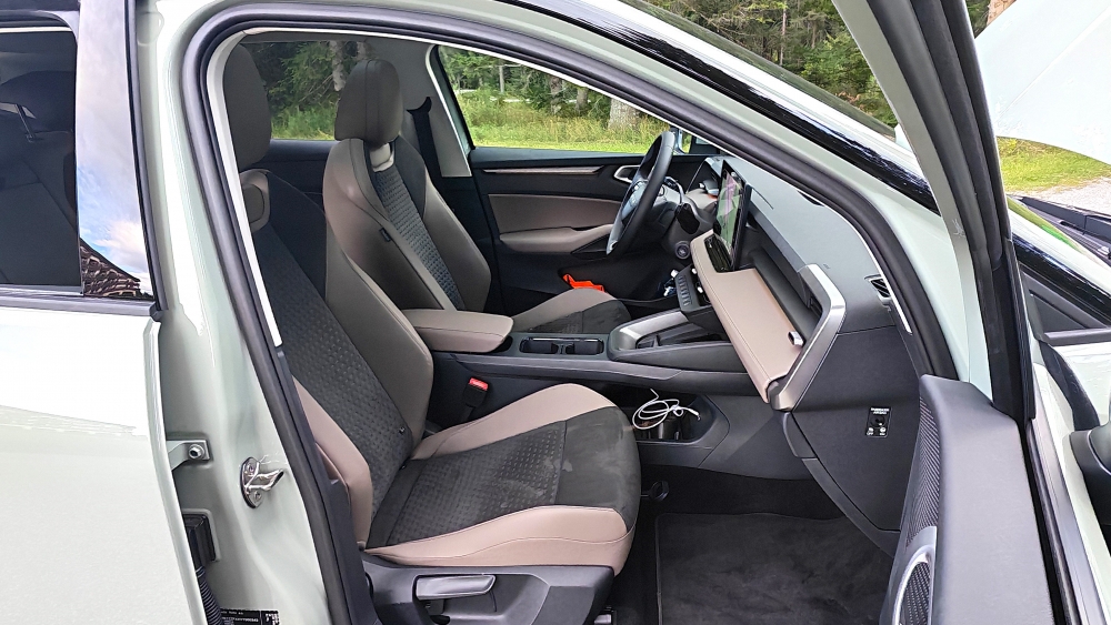 Skoda epiq Probamos el SUV eléctrico de 22.800 € y 440 km hecho en España así va el Skoda Epiq (12) Skoda epiq Probamos el SUV eléctrico de 22.800 € y 440 km hecho en España así va el Skoda Epiq (12)