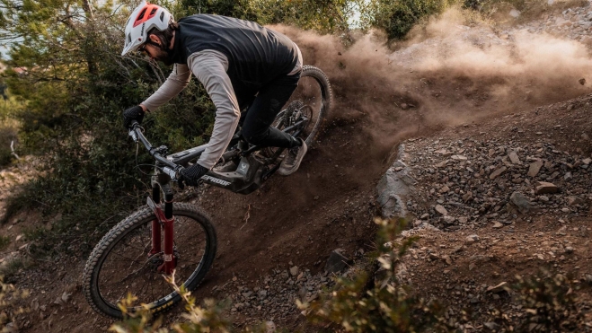 full confidence on any trail with rockshox zeb full confidence on any trail with rockshox zeb