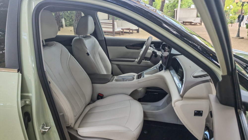 Geely E2 ¿Peligro BYD Dolphin Surf Desde 13.090 € hasta 497 km probamos mayor rival Geely E2 (10)