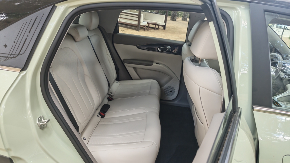 Geely E2 ¿Peligro BYD Dolphin Surf Desde 13.090 € hasta 497 km probamos mayor rival Geely E2 (8)