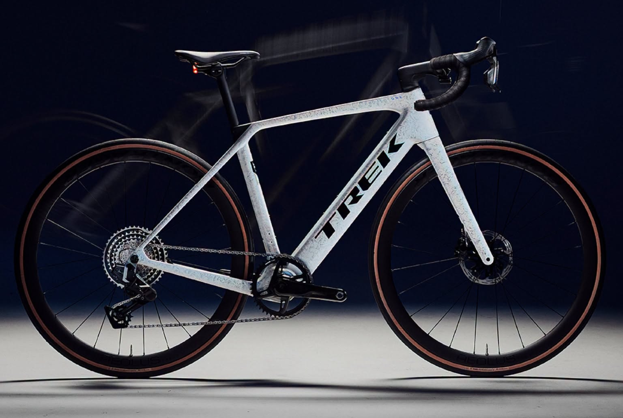 Solo 11,1 kg pesa esta nueva e-Road