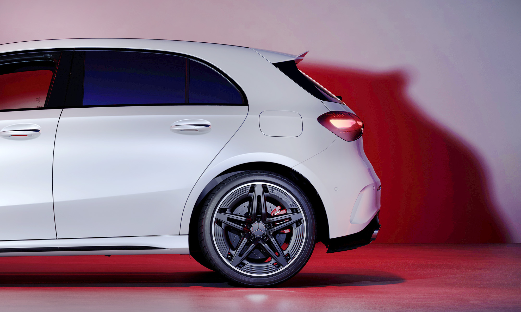 Según medios cercanos a Mercedes, la marca sí lanzará un sustituto eléctrico del Clase A.
