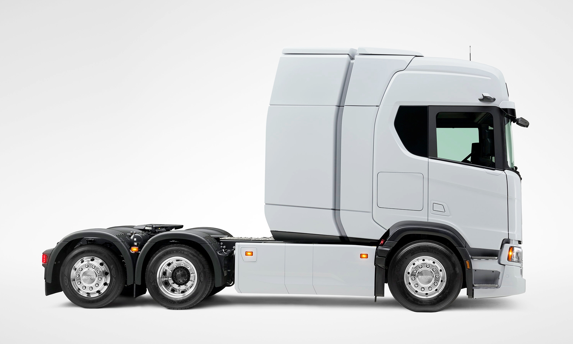 Scania presenta una nueva solución para la ubicación de sus baterías en los camiones eléctricos.