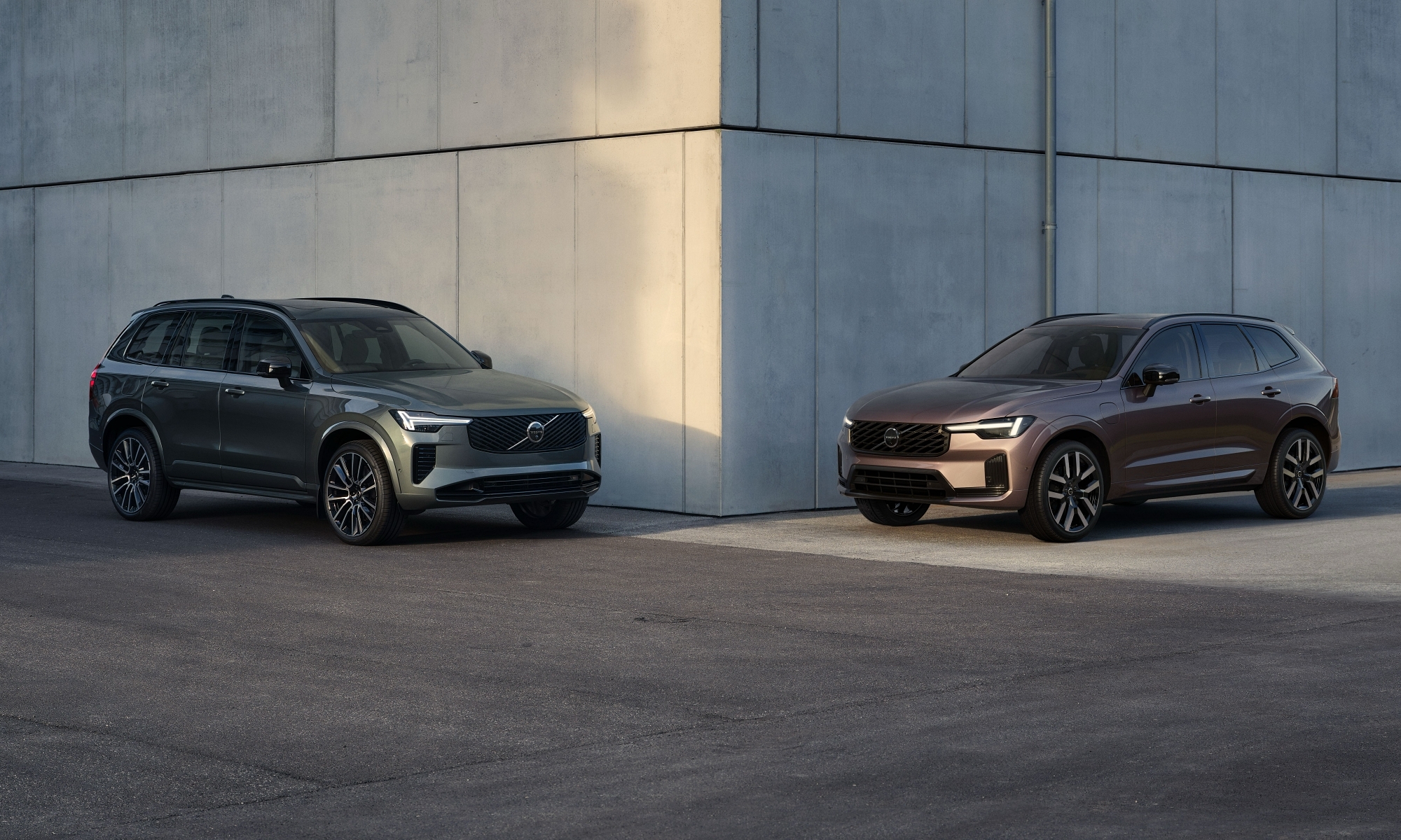 El XC60 y el XC90 sufren importantes cambios en sus variantes híbridas enchufables.