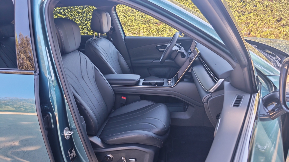 Lepas L8 1.040 km por 33.990 € y financiación gratis probamos el nuevo SUV híbrido que reta a BYD y MG (5) Lepas L8 1.040 km por 33.990 € y financiación gratis probamos el nuevo SUV híbrido que reta a BYD y MG (5)