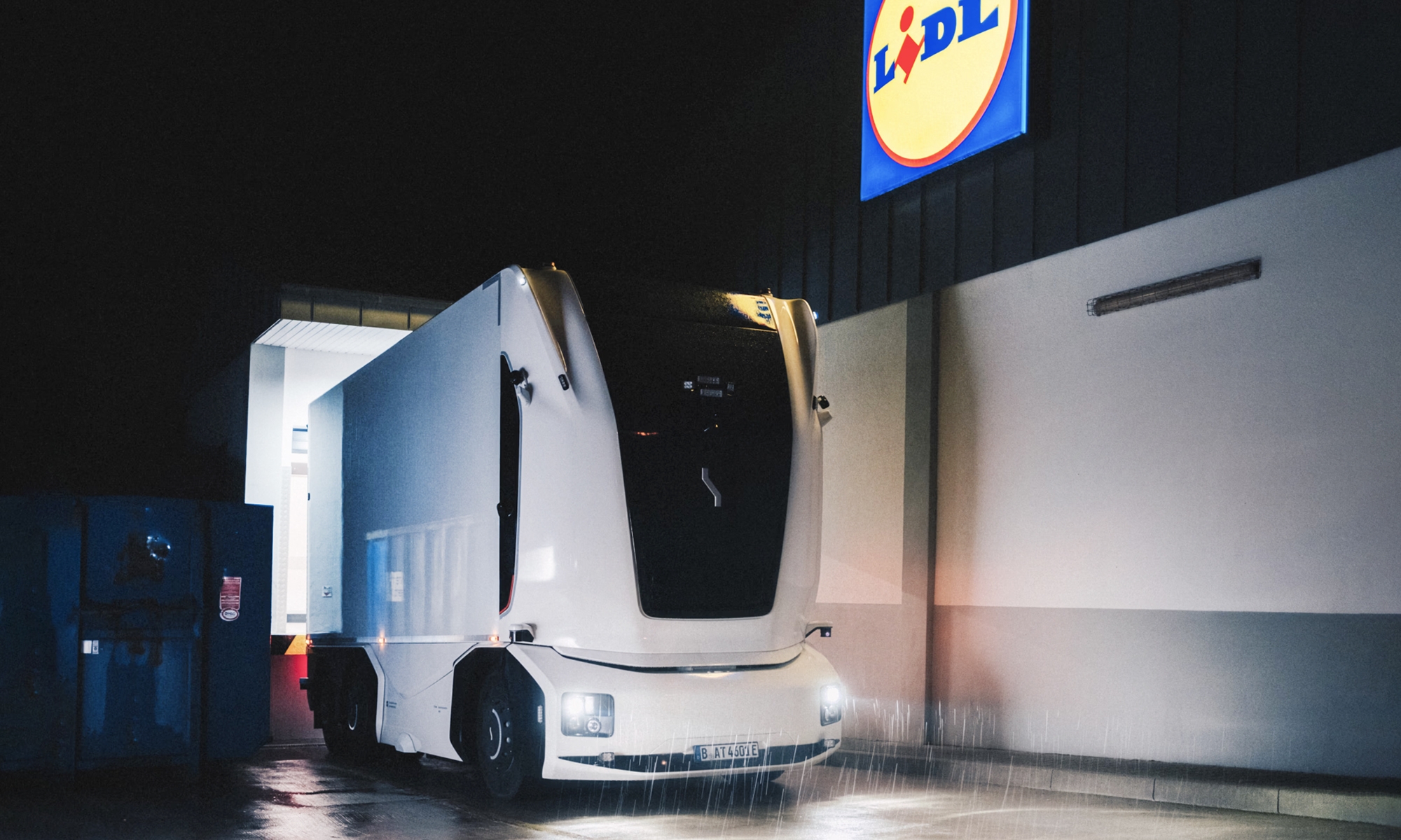 LIDL y Einride se unen para hacer una primera prueba con un camión totalmente autónomo.