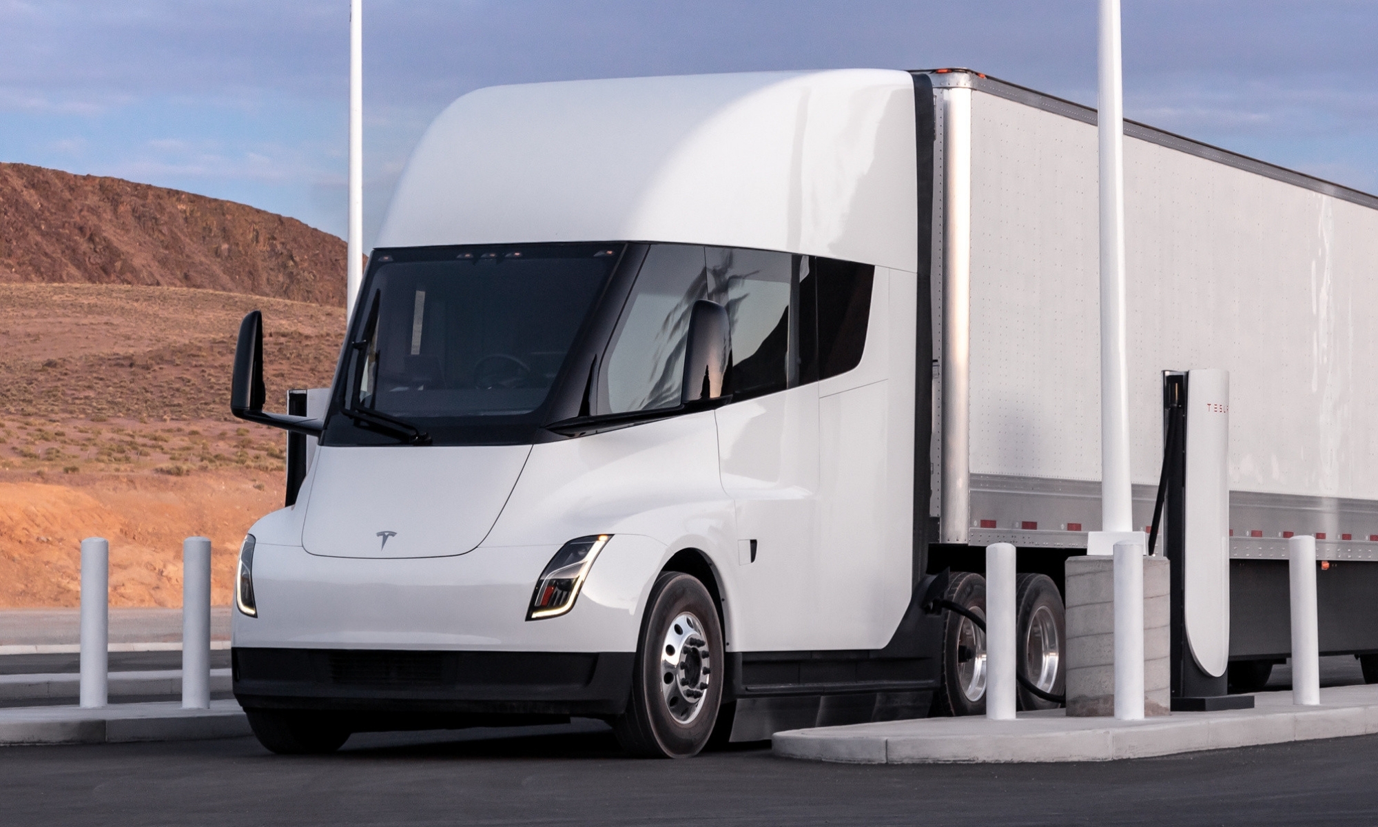 El Tesla Semi europeo ha sido anunciado con una autonomía eléctrica de 550 kilómetros (WLTP).