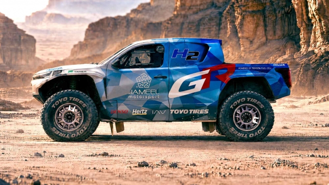 DKR GR FC Hilux 1