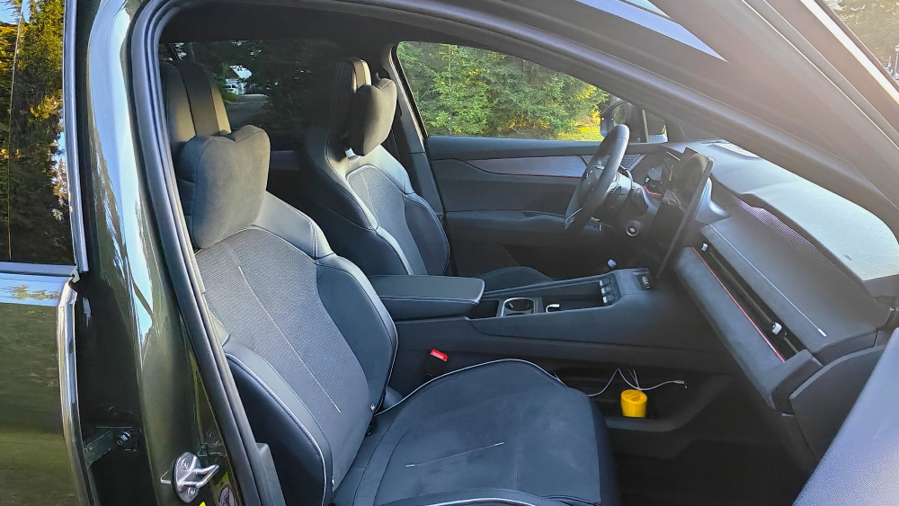 Skoda Peaq 646 km, 935 L y 7 plazas por 41.900 € conducimos el nuevo SUV eléctrico Skoda Peaq (32) Skoda Peaq 646 km, 935 L y 7 plazas por 41.900 € conducimos el nuevo SUV eléctrico Skoda Peaq (32)