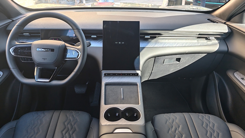 Lepas L6 1.100 km de autonomía por menos 30.000 € OMODA lanza una nueva marca con SUV híbrido reta BYD (7) Lepas L6 1.100 km de autonomía por menos 30.000 € OMODA lanza una nueva marca con SUV híbrido reta BYD (7)