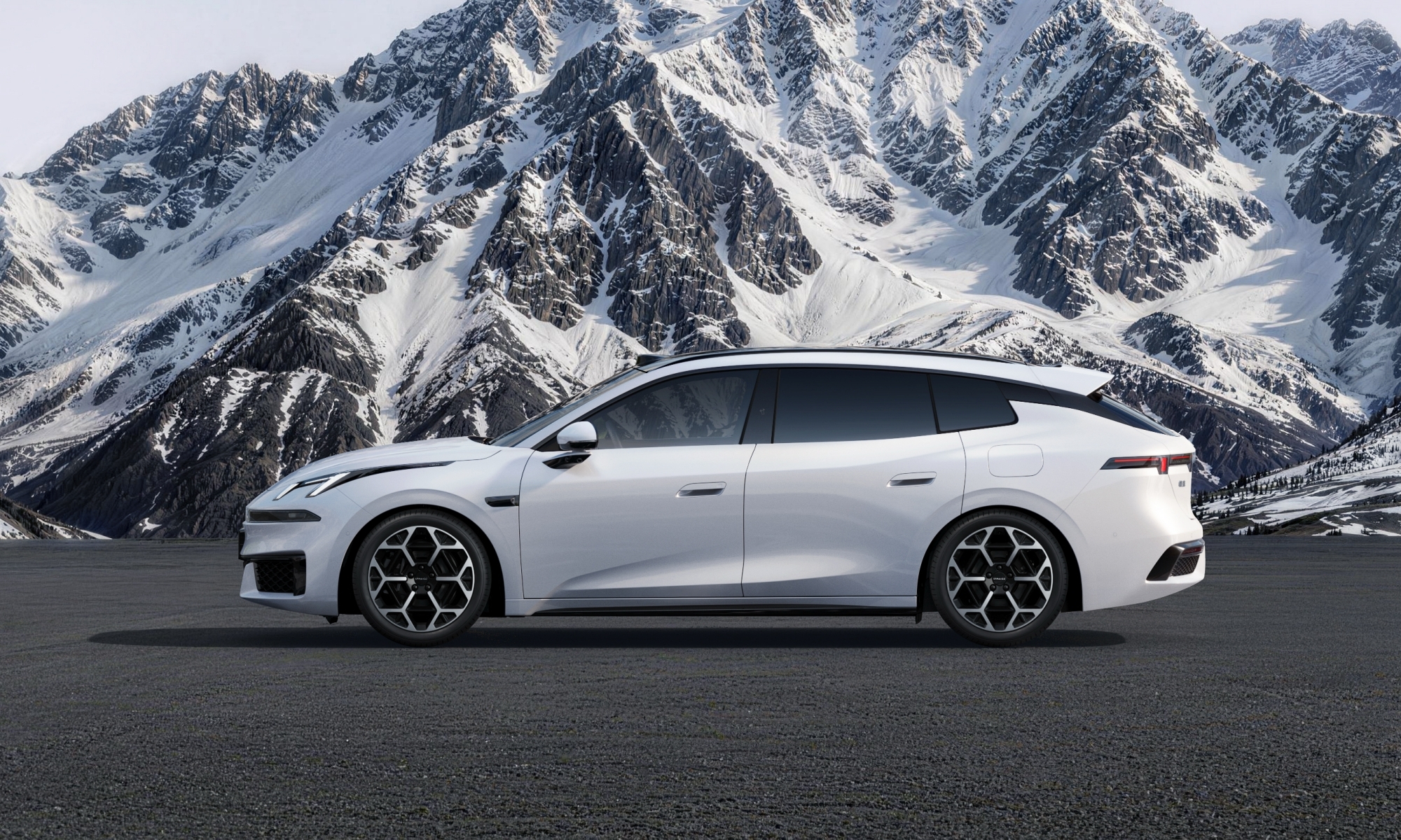 El 07GT presenta una carrocería tipo berlina de 4,86 metros de largo.
