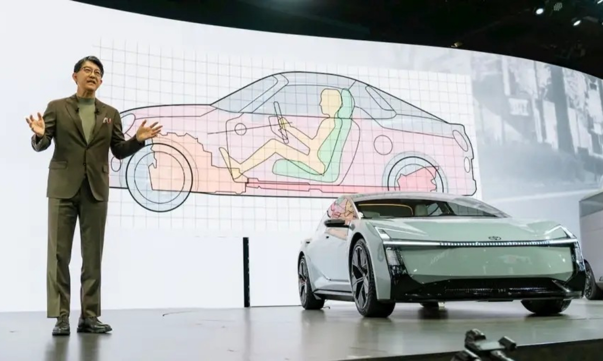 El presidente de Toyota, Koji Sato, durante una presentación.