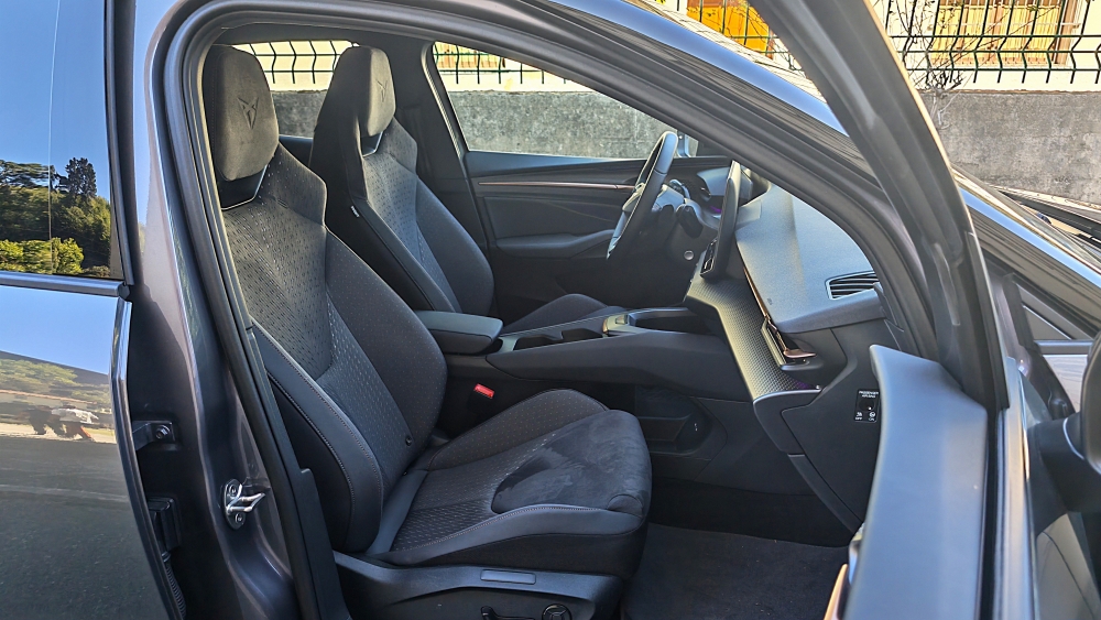 CUPRA Raval endurance 446 km desde 25.490 € y fabricado en España con 210 CV, probamos el CUPRA Raval que merece la pena comprar (26) CUPRA Raval endurance 446 km desde 25.490 € y fabricado en España con 210 CV, probamos el CUPRA Raval que merece la pena comprar (26)