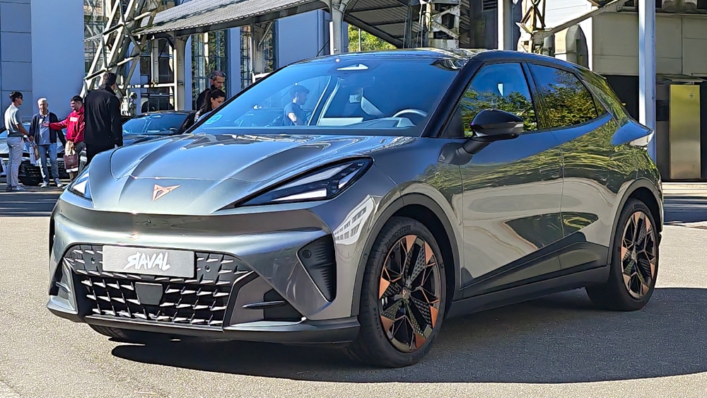 CUPRA Raval endurance 446 km desde 25.490 € y fabricado en España con 210 CV, probamos el CUPRA Raval que merece la pena comprar (20) CUPRA Raval endurance 446 km desde 25.490 € y fabricado en España con 210 CV, probamos el CUPRA Raval que merece la pena comprar (20)