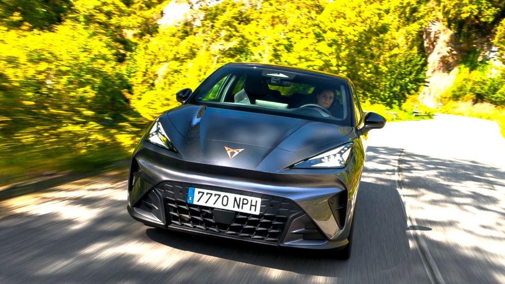 CUPRA Raval endurance 446 km desde 25.490 € y fabricado en España con 210 CV, probamos el CUPRA Raval que merece la pena comprar (12) CUPRA Raval endurance 446 km desde 25.490 € y fabricado en España con 210 CV, probamos el CUPRA Raval que merece la pena comprar (12)