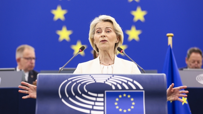La UE quiere que Reino Unido apoye y adopte los altos aranceles a la importación de coches chinos. La UE quiere que Reino Unido apoye y adopte los altos aranceles a la importación de coches chinos.