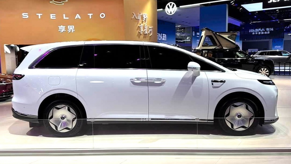 Stelato V8 1.485 km y 7 plazas el 'Mercedes Clase V' híbrido enchufable Huawei (2) Stelato V8 1.485 km y 7 plazas el 'Mercedes Clase V' híbrido enchufable Huawei (2)