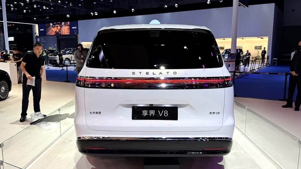 Stelato V8 1.485 km y 7 plazas el 'Mercedes Clase V' híbrido enchufable Huawei (5) Stelato V8 1.485 km y 7 plazas el 'Mercedes Clase V' híbrido enchufable Huawei (5)