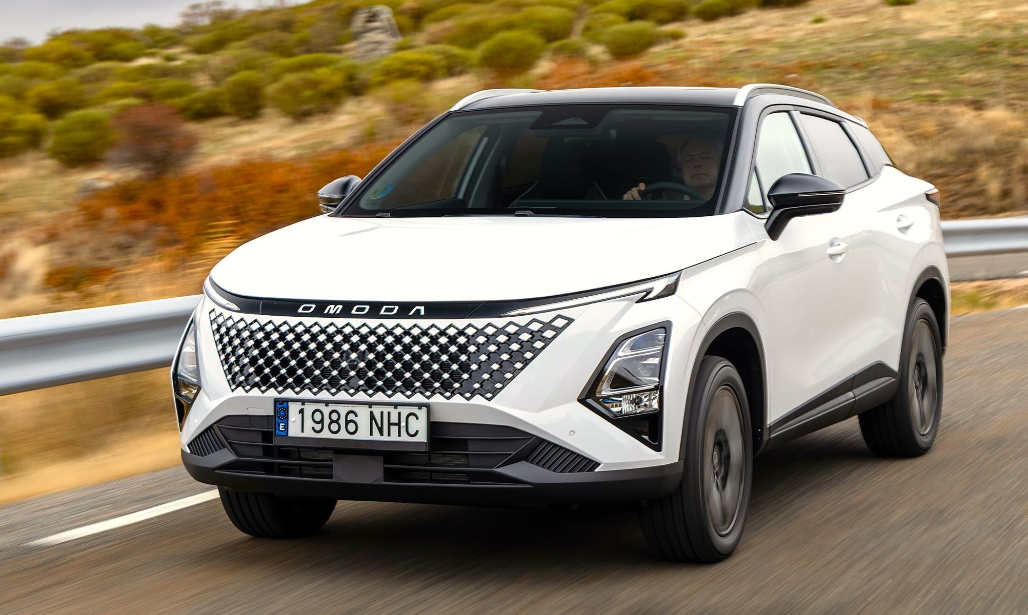 Este SUV de OMODA, en oferta desde poco más de 23.000 €, es el único híbrido que se cuela entre los Toyota, los reyes híbridos en España.