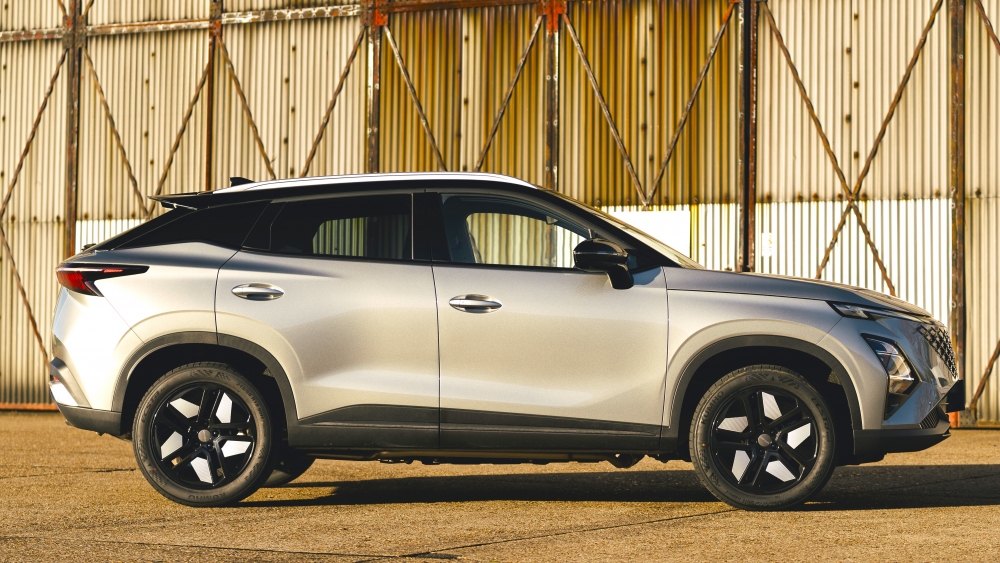 OMODA 5 SHS Ni BYD ni KIA SUV OMODA 23.230 € único híbrido planta cara Toyota Corolla España(2) OMODA 5 SHS Ni BYD ni KIA SUV OMODA 23.230 € único híbrido planta cara Toyota Corolla España(2)