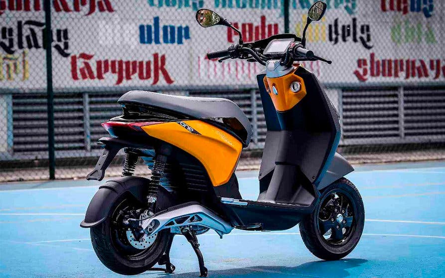  Piaggio One, el nuevo scooter eléctrico económico del fabricante italiano. 