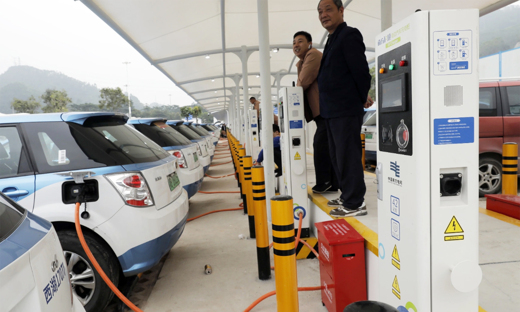 china obliga abandonar cargador estacion carga coche bateria 80 por ciento