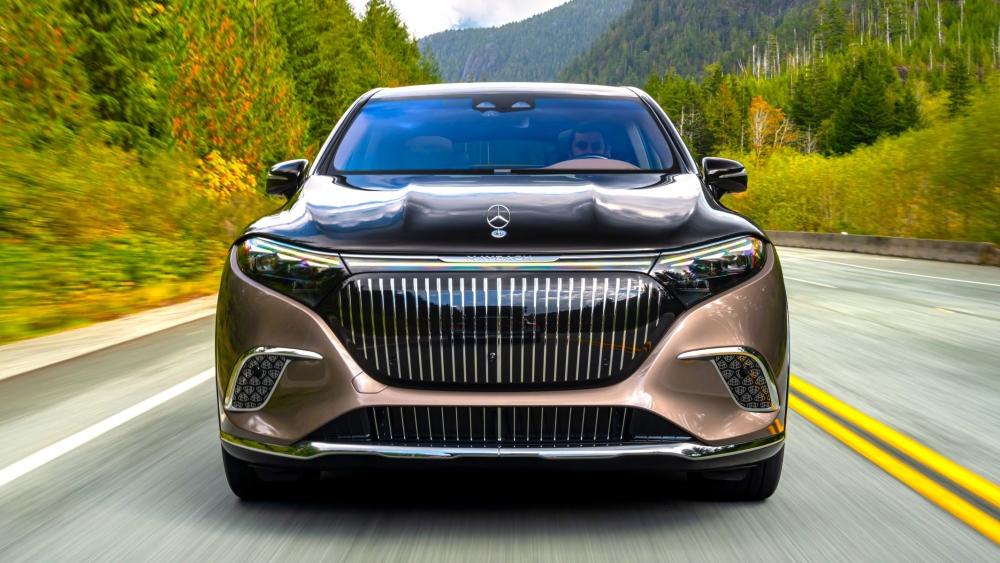 mercedes maybach eqs 680 SUV 214.616 € 614 km autonomía Mercedes se 'carga' España SUV eléctrico caro extravagante